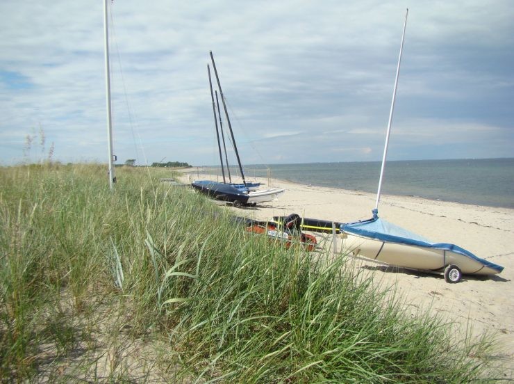 ROS-504-beach-boats-K-naoyf2vjj8e6aitrjikk3pofiykfke8j7kajs0tg28.jpg - 